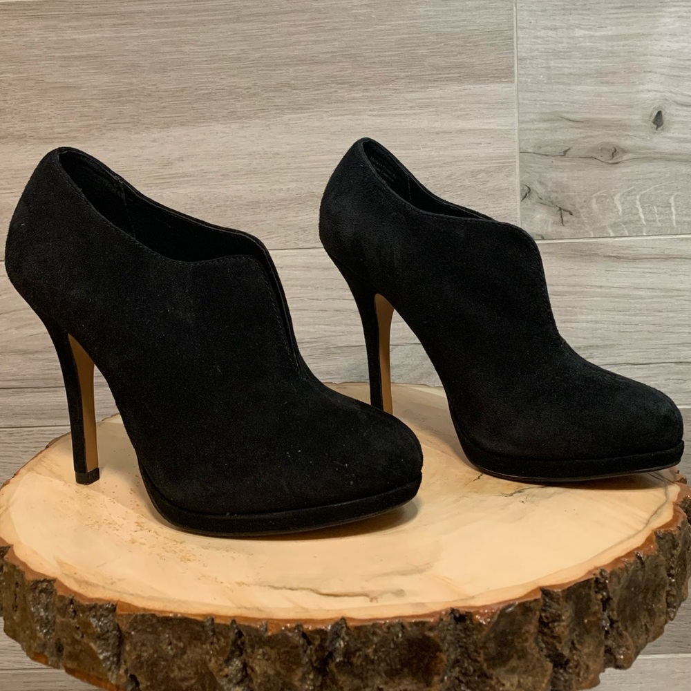 black aldo split front suede ankle boot heels